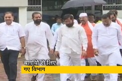 9 बागी मंत्रियों के खिलाफ शिव सेना की कड़ी कार्रवाई, वापस लिए गए विभाग 9 बागी मंत्रियों के खिलाफ शिव सेना की कड़ी कार्रवाई, वापस लिए गए विभाग