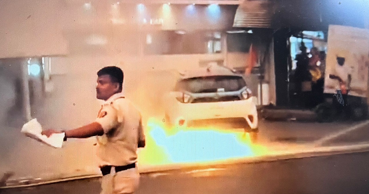Car Bursts Into Flames In Delhi, No One Injured