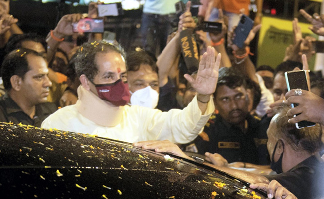Maharashtra Police On High Alert As Shiv Sena Workers Gather At Thackeray House