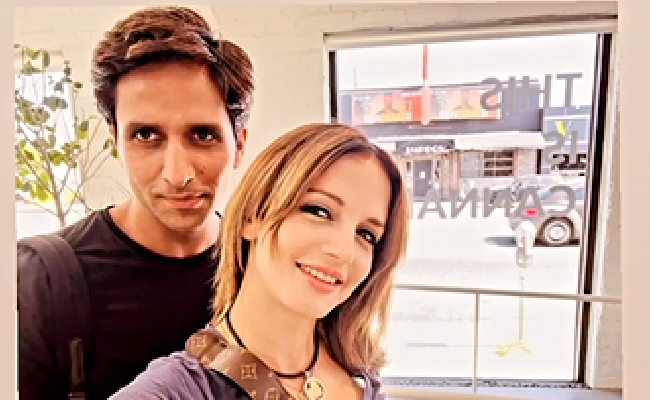 Sussanne Khan Is Enjoying "Summer Of 2022" With Boyfriend Arslan Goni In Los Angeles