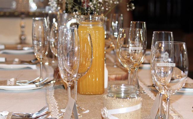 Restaurants Making You Pay Service Charge? Centre Plans To Stop It