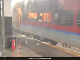 Agnipath Protestors Vandalise Telangana Railway Station, Set Train On Fire Agnipath Protestors Vandalise Telangana Railway Station, Set Train On Fire