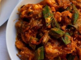 Chicken Bhindi Recipe: रेगुलर भिंडी से हो गए हैं बोर तो जुबां को दें एक नया स्वाद और बनाएं चिकन भिंडी Chicken Bhindi Recipe: रेगुलर भिंडी से हो गए हैं बोर तो जुबां को दें एक नया स्वाद और बनाएं चिकन भिंडी