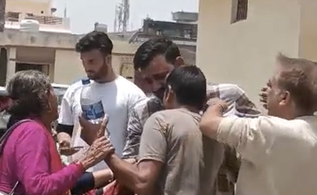 बॉलीवुड फिल्म जैसी रोचक दास्तान है नेपाल के कृष्णा की, एक मां ने जन्म दिया दूसरी ने 27 साल तक पाला