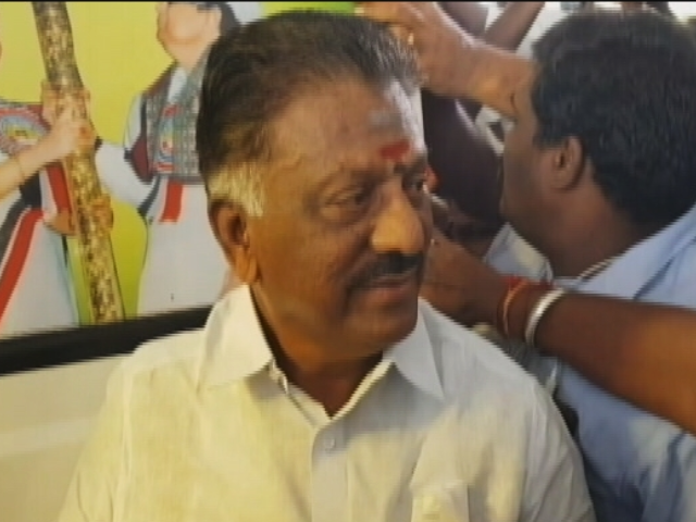Bottles Thrown At Tamil Nadu's O Panneerselvam As Party Backs Rival EPS