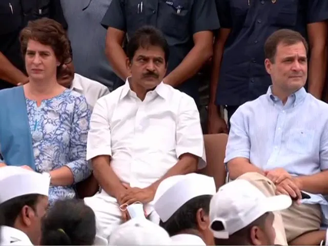 राहुल गांधी थोड़ी देर में पहुूंचेंगे ED ऑफिस, साथ में बहन प्रियंका भी मौजूद