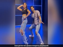 शनाया कपूर ने गुरफतेह पीरजादा के साथ लगाए ठुमके, नच पंजाबन गाने पर किया जबरदस्त डांस, देखें video शनाया कपूर ने गुरफतेह पीरजादा के साथ लगाए ठुमके, नच पंजाबन गाने पर किया जबरदस्त डांस, देखें video