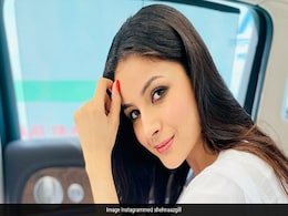 Viral: Shehnaaz Gill Signs Autograph With "SidNaaz." See What Thrilled Fan Posted Viral: Shehnaaz Gill Signs Autograph With "SidNaaz." See What Thrilled Fan Posted