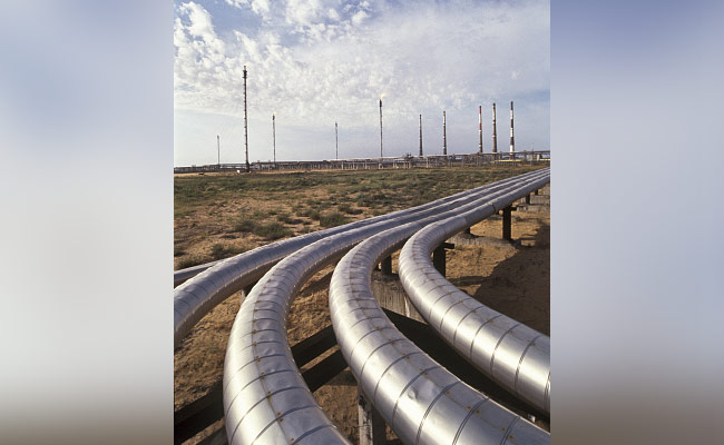 Fact Check:भारत सरकार आपके घरों में बिछवाने जा रही शराब की पाइप लाइन ! ज़रा देखिए तो क्या-क्या वायरल हो रहा है...