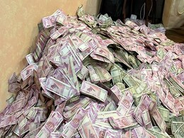 Rs 20 Crore Cash Seized After Raids On West Bengal Minister Partha Chatterjee's Aide Rs 20 Crore Cash Seized After Raids On West Bengal Minister Partha Chatterjee's Aide