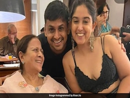 आमिर खान की बेटी आइरा ने दादी जीनत हुसैन से बॉयफ्रेंड नुपुर को मिलाया, फैंस बोले- लगता है जल्द बजेगी शहनाई  आमिर खान की बेटी आइरा ने दादी जीनत हुसैन से बॉयफ्रेंड नुपुर को मिलाया, फैंस बोले- लगता है जल्द बजेगी शहनाई