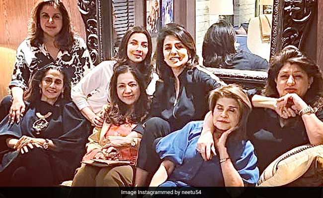 Neetu Kapoor's "Unfiltered" Evening With Friends Farah Khan, Sunita Kapoor And Others