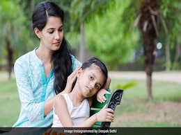 पब्लिक प्लेस पर बच्चा अपने प्राइवेट पार्ट को लगाने लगे हाथ तो क्या करें माता-पिता? पब्लिक प्लेस पर बच्चा अपने प्राइवेट पार्ट को लगाने लगे हाथ तो क्या करें माता-पिता?