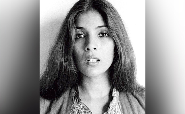 क्रिकेटर से शादी के बिना ही नीना गुप्ता बन गई थीं मां, बेटी Masaba की Photo देख फैन्स के उड़े होश, बोले- मां की तरह ग्लैमरस !