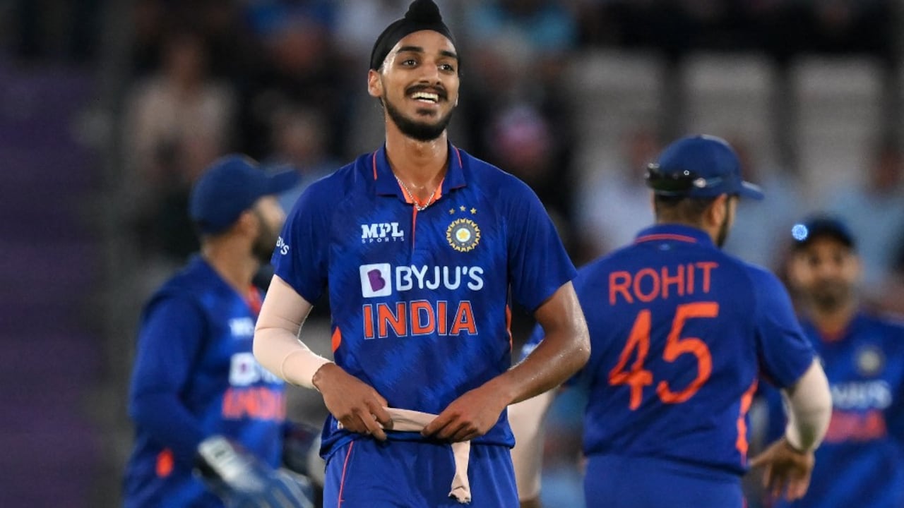 अर्शदीप हाल ही में खूब पिटे, पर वर्ल्ड रिकॉर्ड के मुहाने पर, बनेंगे 21 साल में पहले बॉलर