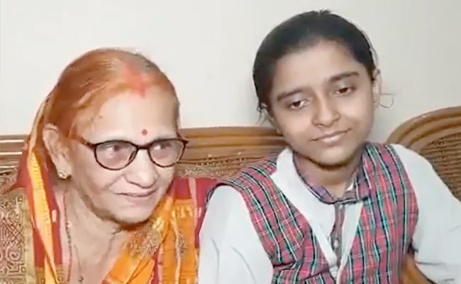 मां की मौत हुई तो पिता ने घर से निकाला, 10वीं में 99.4% लाकर इस बेटी ने इतिहास रच दिया