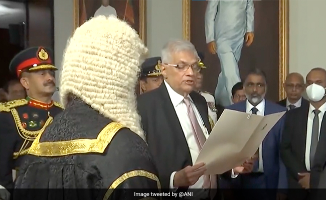 Sri Lanka: Ranil Wickramshinghe ने ली राष्ट्रपति पद की शपथ, ये हैं उनकी 10 बड़ी चुनौतियां