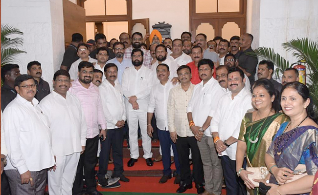 Thane Settles Scores:  Team Shinde 66, Team Thackeray 1