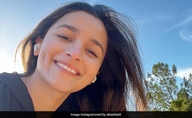 Mom-To-Be Alia Bhatt Reveals The Reason Behind Her Smile In This Pic From Portugal