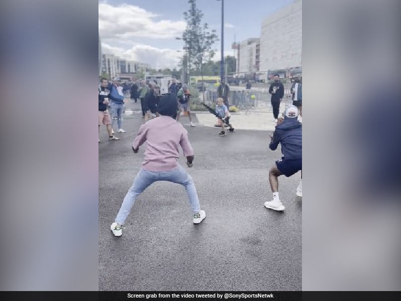 Cricket With Umbrella: Fans Start Playing Outside Stadium After Rain Interrupts India vs England 5th Test