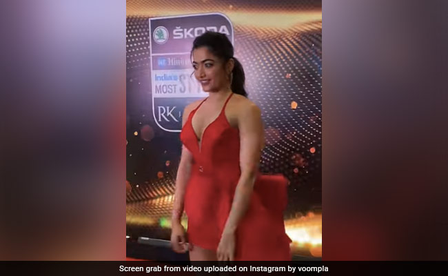 रेड कार्पेट पर अकेले पहुंचीं रश्मिका मंदाना तो फैंस को याद आए अल्लू अर्जुन, कहा- 'हमारे पुष्पा भाई को क्यों नहीं लेकर आईं'