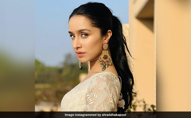 A Pic Of Shraddha Kapoor On The Set Of Luv Ranjan's Film Is Crazy Viral. See Inside