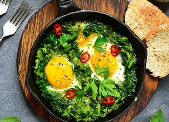High Protein Diet: This Green Shakshuka Is The Perfect Nutritious Morning Meal High Protein Diet: This Green Shakshuka Is The Perfect Nutritious Morning Meal