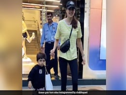 मम्मी नताशा के साथ शॉपिंग करते नजर आए हार्दिक पंड्या के बेटे अगस्त्य, कैमरे को देख पहले हिलाया हाथ, फिर छिपाया फेस मम्मी नताशा के साथ शॉपिंग करते नजर आए हार्दिक पंड्या के बेटे अगस्त्य, कैमरे को देख पहले हिलाया हाथ, फिर छिपाया फेस