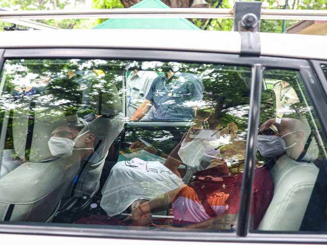 Sonia Gandhi To Be Questioned, Children Accompany Her