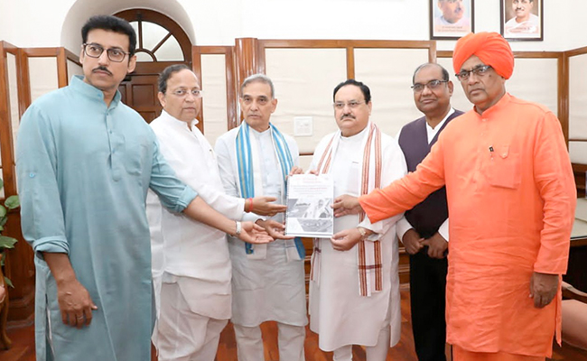 राजस्थान में अवैध खनन के विरोध में संत के आत्मदाह के मामले में बीजेपी की समिति ने जेपी नड्डा को सौंपी रिपोर्ट