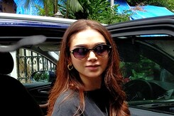 बांद्रा में स्पॉट हुईं अदिति राव हैदरी, दिखा अलग अंदाज बांद्रा में स्पॉट हुईं अदिति राव हैदरी, दिखा अलग अंदाज