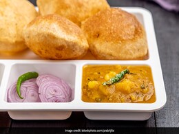 Sawan में घर पर बनाएं इस रेसिपी से आलू टमाटर की टेस्टी सब्जी, हलवाई के हाथों जैसा आएगा स्वाद Sawan में घर पर बनाएं इस रेसिपी से आलू टमाटर की टेस्टी सब्जी, हलवाई के हाथों जैसा आएगा स्वाद
