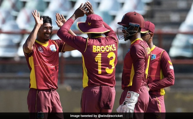 भारत के खिलाफ ODI सीरीज के लिए वेस्टइंडीज टीम का ऐलान, आखिर में इस दिग्गज को फिर से बुलाया टीम में भारत के खिलाफ ODI सीरीज के लिए वेस्टइंडीज टीम का ऐलान, आखिर में इस दिग्गज को फिर से बुलाया टीम में