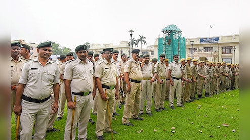 बिहार पुलिस में बंपर भर्ती: सिपाही के 993 पदों पर वैकेंसी, 12वीं पास के लिए सरकारी नौकरी का मौका