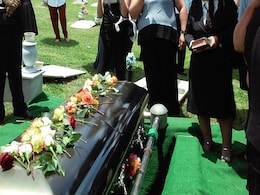Brawl Breaks Out At Funeral Wake In England, Mourners Pepper Sprayed: Report Brawl Breaks Out At Funeral Wake In England, Mourners Pepper Sprayed: Report
