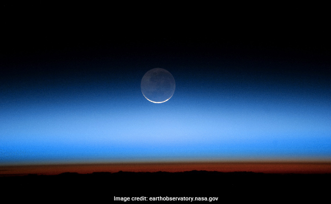 Earthshine To Make Moon Glow, To Be Visible In Night Sky This Weekend