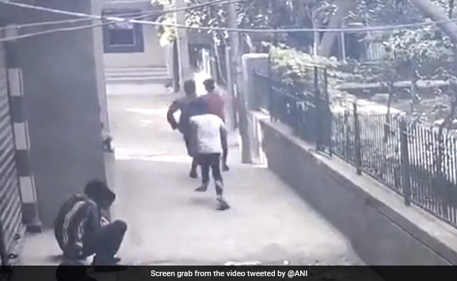 Video: Man Shot In The Face By Juvenile In Delhi, 4 Arrested, Say Police