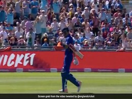 'ये दुख काहे खत्म नहीं होता ? OUT होने पर सिर झुकाकर तेजी से पवेलियन की ओर चले कोहली- Video 'ये दुख काहे खत्म नहीं होता ? OUT होने पर सिर झुकाकर तेजी से पवेलियन की ओर चले कोहली- Video