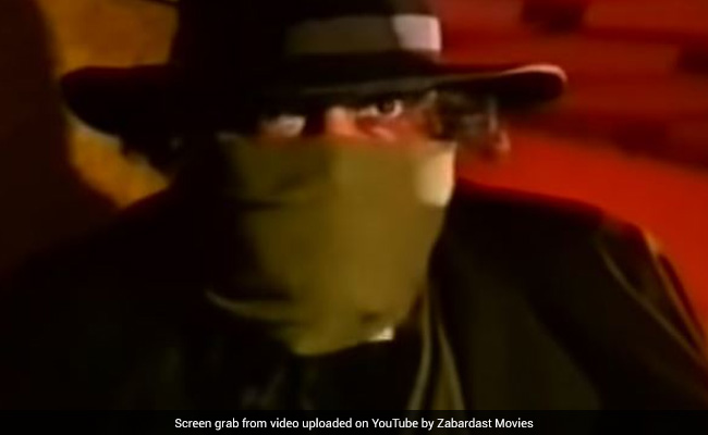 हॉरर फिल्म 'दहशत' 1981 में हुई थी रिलीज, फिल्म में इस तरह खून पीने वाला दरिंदा बन गया था एक डॉक्टर