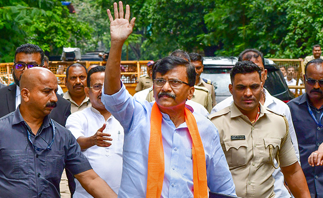 Shiv Sena's Request To Maharashtra Governor On Rebel MLAs