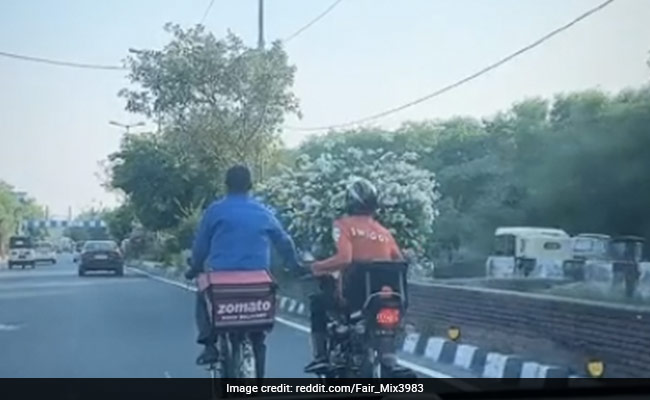 Watch: A Zomato-Swiggy Tie-Up On Delhi Road