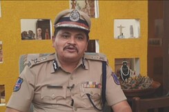 This Police Officer Mentors Civil Service Aspirants And Helps Them Crack Exams This Police Officer Mentors Civil Service Aspirants And Helps Them Crack Exams