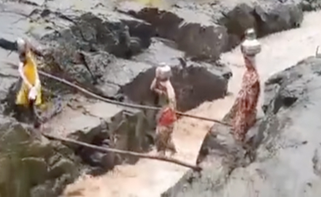 एक मटके पानी के लिए जान का खतरा, देखें रोंगटे खड़े कर देने वाला VIDEO