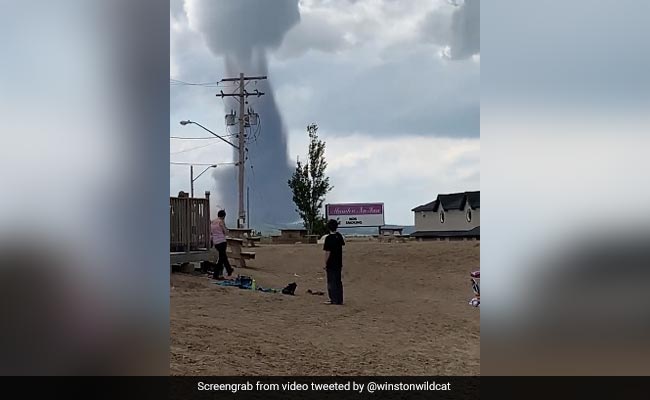 Viral Video: Unusual Landspout Emerges In Canada Town, Shocks Beachgoers