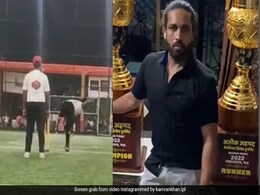 जिसे माना गया था तेज गेंदबाजी का भविष्य, अब गुमनामी में रहकर टेनिस बॉल से खेल रहा क्रिकेट- Video जिसे माना गया था तेज गेंदबाजी का भविष्य, अब गुमनामी में रहकर टेनिस बॉल से खेल रहा क्रिकेट- Video