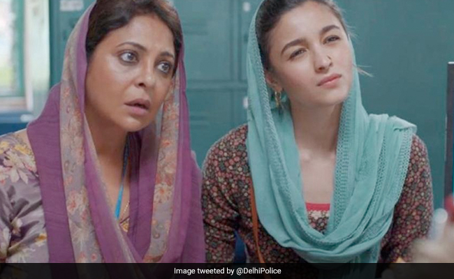 "<i>Darlings</i> Don't Share Your OTP." See Delhi Police's ROFL Tweet