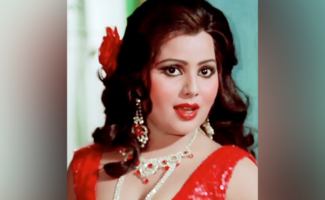 Veteran Actor-Singer Sulakshana Pandit Dies At 71