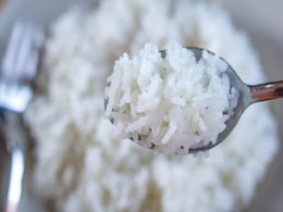 Stale Rice: क्या ताजे चावल से ज्यादा फायदेमंद हैं बासी चावल? एक्सपर्ट से जानें... Stale Rice: क्या ताजे चावल से ज्यादा फायदेमंद हैं बासी चावल? एक्सपर्ट से जानें...