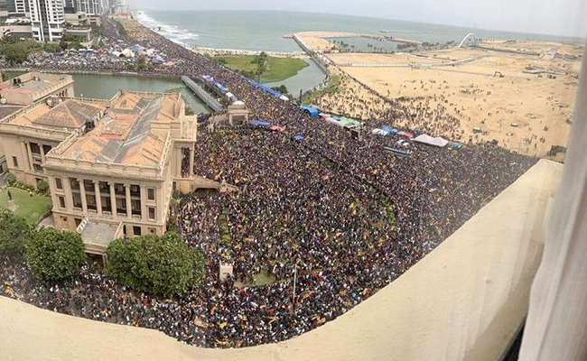 श्रीलंका संकट: 13 जुलाई को इस्तीफा देंगे राष्ट्रपति गोटाबाया राजपक्षे ; 10 बातें