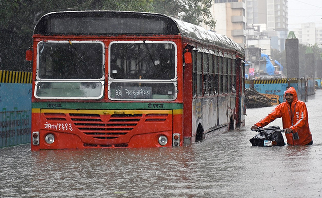 Mumbai Expected To Witness Heavy Rains Today, Red Alert Issued: 10 Facts